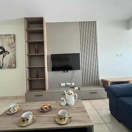 Trinity Blue Paralímni