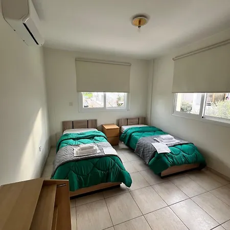 Trinity Blue Paralímni